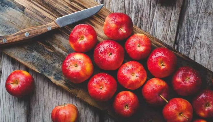 spinach,Avocados,amla,Apple,beetroot,fruits to treat dry skin,vegetables to treat dry skin,dry skin care tips,skin care tips,beauty tips