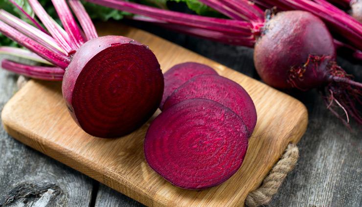 spinach,Avocados,amla,Apple,beetroot,fruits to treat dry skin,vegetables to treat dry skin,dry skin care tips,skin care tips,beauty tips