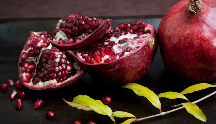 pomegranate,bananas,watermelon,papaya,kiwi,fruits for glowing skin,fruits to improve skin,skin care tips,beauty tips