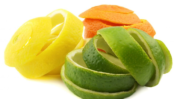 फलों के छिलकों से त्वचा की रंगत में आता है निखार, जानें किस तरह ले इन्हें काम में 