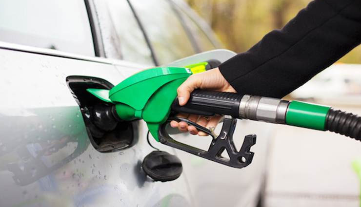 Fuel prices continue to rise, Petrol nears to Rs 90 per litre mark in Mumbai