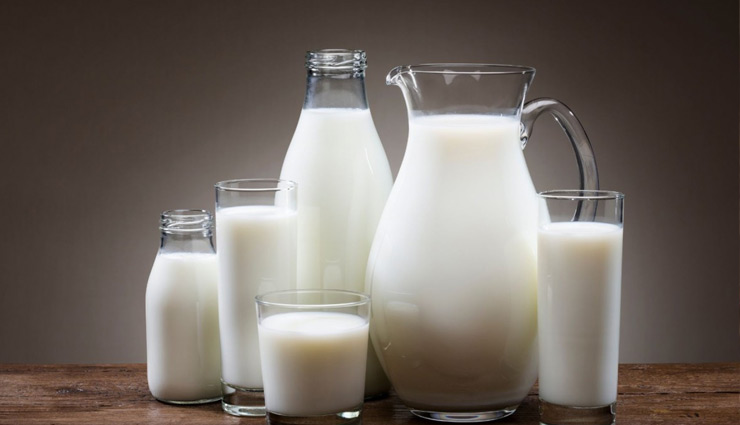 high-fat dairy products,foods that increase cholesterol,high cholesterol diet,cholesterol-raising dairy,full-fat milk and cholesterol,butter and cholesterol,cheese and cholesterol,cream and cholesterol,high-fat yogurt,ice cream cholesterol risk,low-fat dairy alternatives,heart health and saturated fats