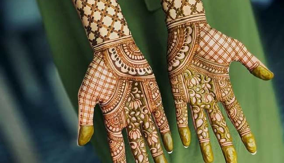 नवरात्रि 2025: माता-रानी को प्रसन्न करने के लिए हाथों को सजाएं ये खास मेहंदी डिज़ाइन, जो बढ़ाएंगी आपकी खूबसूरती navratri mehndi designs,hand mehndi patterns,traditional mandala mehndi,floral mehndi design,arabic mehndi,leaf mehndi design,full hand mehndi,mehndi tips,festive mehndi ideas,stylish mehndi for women