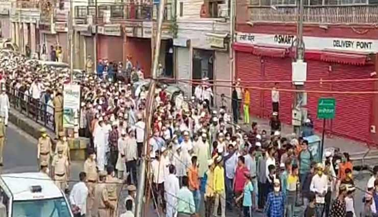 जयपुर : कोरोना संकट के बावजूद जनाजे में जुटे 15 हजार लोग, इन्हीं की अपील पर पिछले साल टला था ईद का जुलूस
