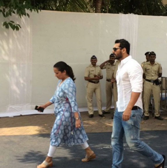 sridevi funeral,celebrities at sridevi funeral,entertainment news