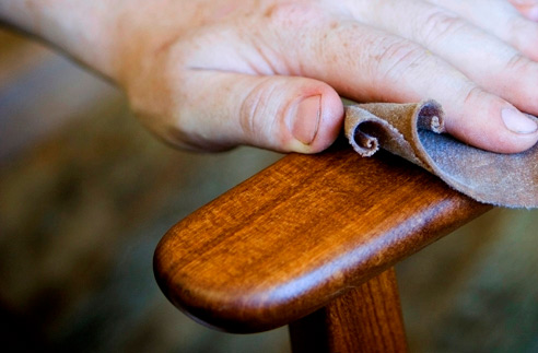 घर की शान बढाने में मददगार है फर्नीचर, इस तरह बनाए रखें इनकी चमक care for furniture,furniture care tips,household tips