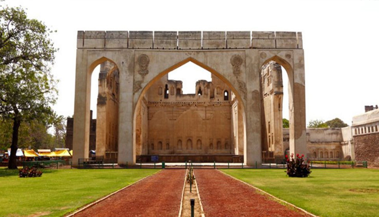 bijapur,tourist places to visit in bijapur,bijapur travel,bijapur holidays