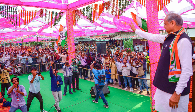 चुनी हुई सरकारों को गिराने का कार्य करती है भाजपा, हमारी मांग की केन्द्र ने की उपेक्षा: अशोक गहलोत
