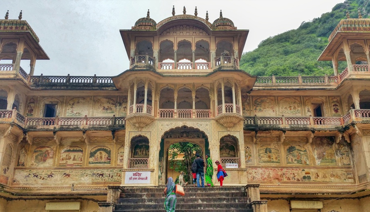 famous temples in rajasthan,best rajasthan temples to explore,top religious sites in rajasthan,ancient temples in rajasthan,spiritual places to visit in rajasthan,must-see temples for rajasthan tourists,rajasthan temple architecture,historical temples of rajasthan,pilgrimage sites in rajasthan,sacred temples in rajasthan