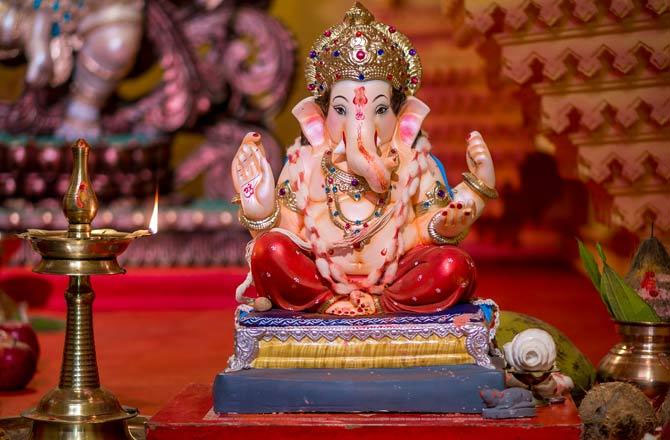 Ganesh Chaturthi 2018 : गणेश चतुर्थी की खुशियों में शामिल करें अपनों को, इस तरह शुभकामना देकर ganesh chaturthi 2018,ganesh chaturthi messages,ganesh chaturthi wishes