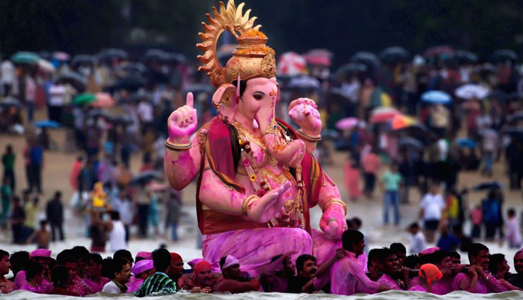 History of Ganesh Galli Mumbaicha Raja