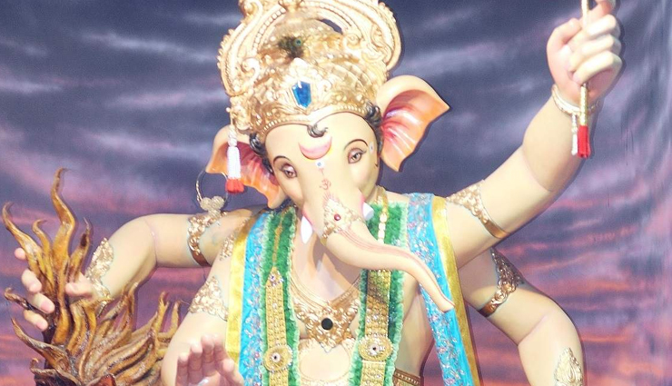 ganesh chaturthi in mumbai,famous ganesh temples,ganesh temples in mumbai,must-visit ganesh temples,ganesh chaturthi celebrations,iconic ganesh temples,mumbais ganesh festivals,siddhivinayak temple,lalbaugcha raja,gsb seva mandal,andhericha raja,khetwadi ganraj,mumbaicha raja,ganesh galli celebrations,bal ganesh temple,mumbais spiritual heritage,ganesh chaturthi traditions,mumbai travel guide,ganesh chaturthi pilgrimage,mumbai cultural experiences