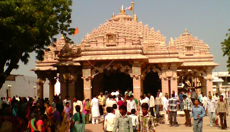 Ganesh Chaturthi 2018- Facts About Ganesh Mandir in Ganpatpura