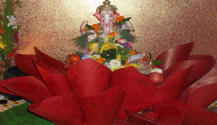 Ganesh Chaturthi 2018 : इस गणेश चतुर्थी वास्तु के अनुसार इस तरह रखें घर में गणपति की प्रतिमा, दूर होगा घर का वास्तुदोष