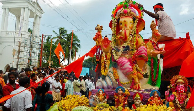 famous ganesh utsav in india,ganesh chaturthi,ganesh festival,india tourism,holidays,tourist guide