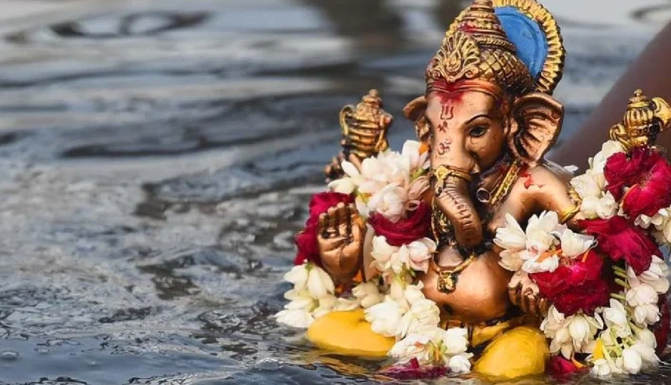 Ganesh Visarjan 2025: गणेश विसर्जन क्यों करते हैं? महाभारत से जुड़ी पौराणिक कथा