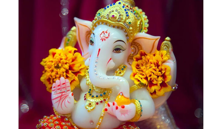 Ganesh Chaturthi 2018 : मोर पर विराजित होकर आए विकट अवतार में गणपति जी, जानें इस रूप से जुड़ी पौराणिक कथा 