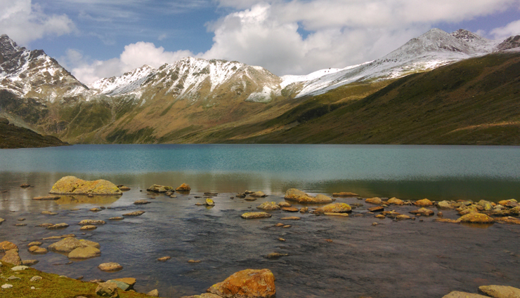 kashmir lakes,lakes to visit in kashmir,scenic lakes in kashmir,top kashmiri lakes,best lakes to explore in kashmir,kashmirs natural beauty: lakes,picturesque lakes of kashmir,kashmiri lakeside retreats,kashmirs pristine lake destinations,traveling to kashmir for its lakes