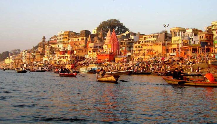 गंगाजल दिलाएगा आपको परेशानियों से मुक्ति, जानें किस तरह करें इसके उपाय