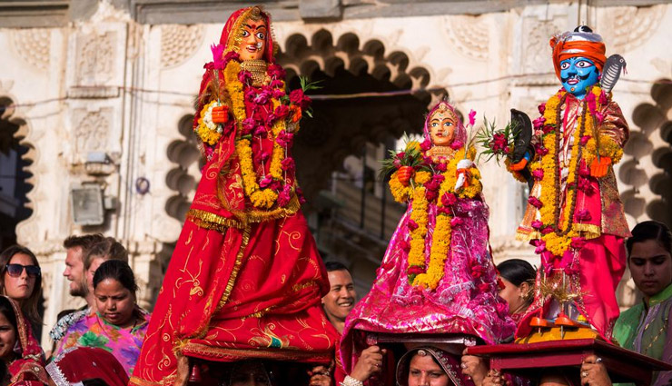 होली के साथ शुरू हुई 16 दिन तक चलने वाली गणगौर पूजा, तस्वीरें