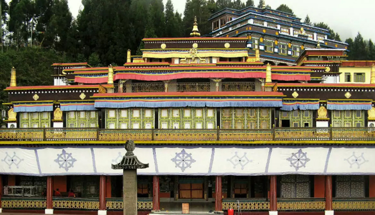 nathu la pass,tsomgo lake,rumtek monastery,seven sister waterfall,hanuman tok,bio-reserve khangchendzonga,gangtok,places to visit in gangtok,tourist attraction in gangtok