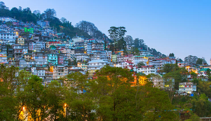 beautiful spots in sikkim,must-visit places in sikkim,top attractions in sikkim,best places to explore in sikkim,sikkim travel guide,sikkim sightseeing,sikkim tourism highlights,sikkim natural beauty,sikkim adventure spots,sikkim scenic destinations