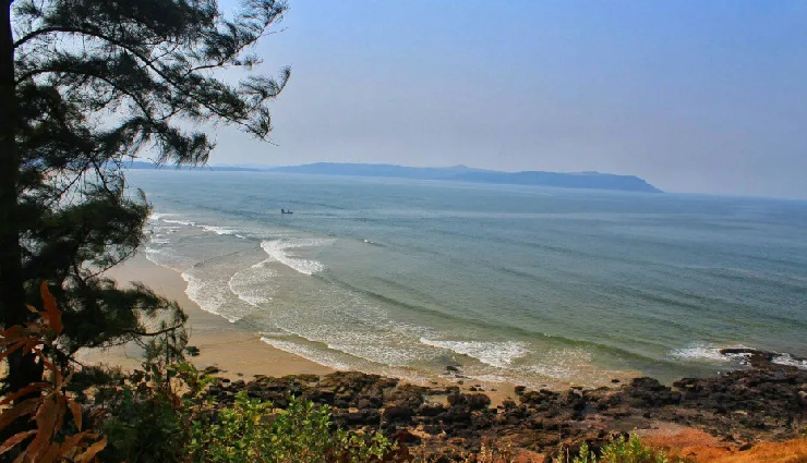 beautiful beaches in maharashtra,maharashtra beaches,top beaches maharashtra,ganapatipule beach,dahanu-bordi beach,juhu beach,shriwardhan harihareshwar beach,mandwa beach,kihim beach,madh island beach,marve beach,manori beach,gorai beach,tarkarli beach,velneshwar beach,best beaches in india,beach vacation,maharashtra travel guide,coastal maharashtra,tourist attractions in maharashtra