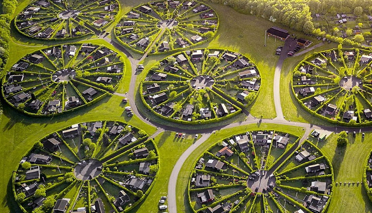 यूएफओ के आकार की छोटी-छोटी कॉलोनियां, कहते है इसे एलियन की बस्ती, देखे तस्वीरें