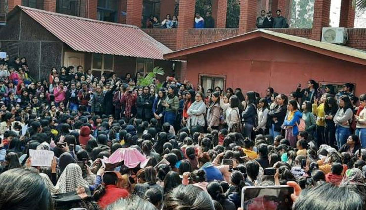 delhi hc,cbi,gargi college incident,delhi high court,news