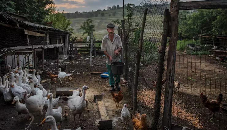 इस गाँव में रहता हैं सिर्फ एक आदमी, फिर भी नहीं है अकेला, हैरान कर देने वाली है यहां की कहानी