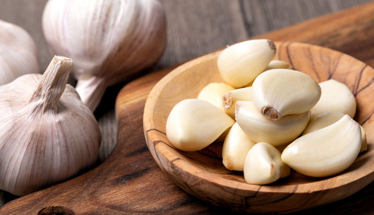 health benefits of eating raw garlic,benefits of eating raw garlic,garlic benefits,Health tips,Health,healthy living