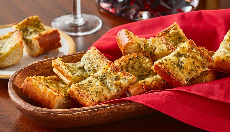 गार्लिक चीज टोस्ट के साथ बनाए बच्चों का दिन स्पेशल #Recipe