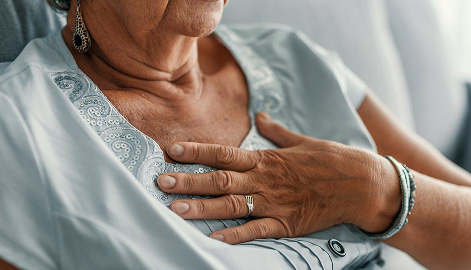 5 Home Remedies to Treat Gas Chest Pain Naturally