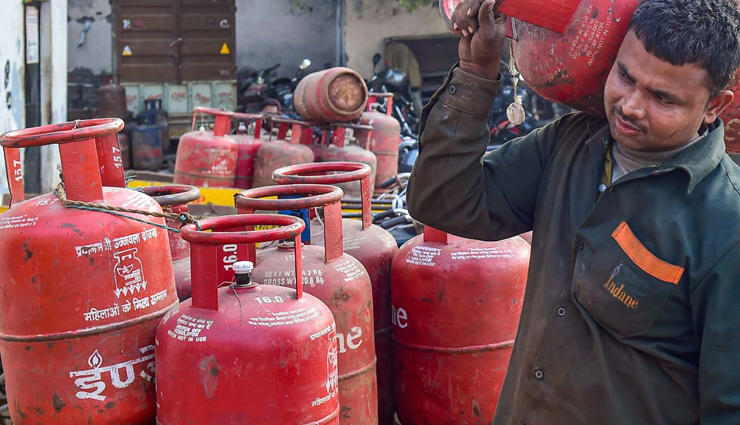 पेट्रोल-डीजल के बाद अब सरकार दे सकती हैं घरेलू सिलेंडर पर 303 रुपए तक की छूट, मिलेगी राहत!