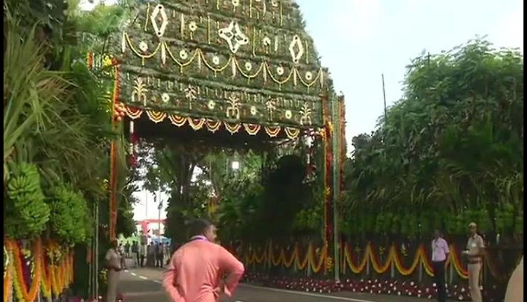 PM मोदी और जिनपिंग के स्वागत में 18 तरह की सब्जियों और फलों सजाया गया गेट gate decorated,18 kinds of vegetables for pm modi and jinping,panch rath of mahabalipuram,tamil nadu,china,india,news,news in hindi