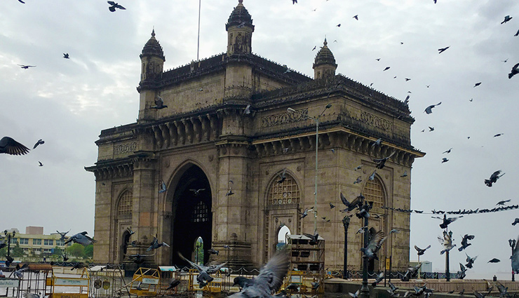 gateway of india,gateway of india mumbai,about gateway of india,maharashtra,travel,travel guide,travel tips in hindi