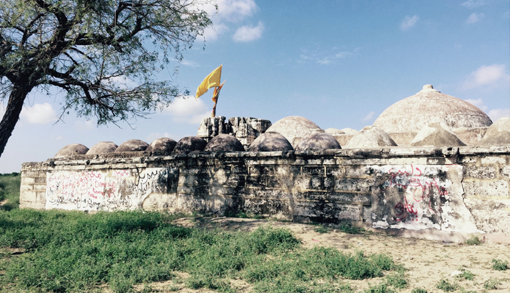 hindu temples in pakistan,hindu temples located in pakistan,katas raj temple,panchmukhi hanuman temple,hinglaj mata temple,gauri temple,gorakhnath temple,sadhu bela temple,holidays,travel tips,travel guide