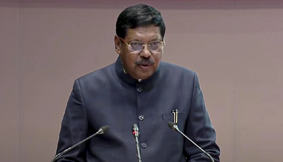 पूर्व CJI बी.आर. गवई ने चीफ जस्टिस के लिए सरकारी कार छोड़कर स्थापित किया नया उदाहरण