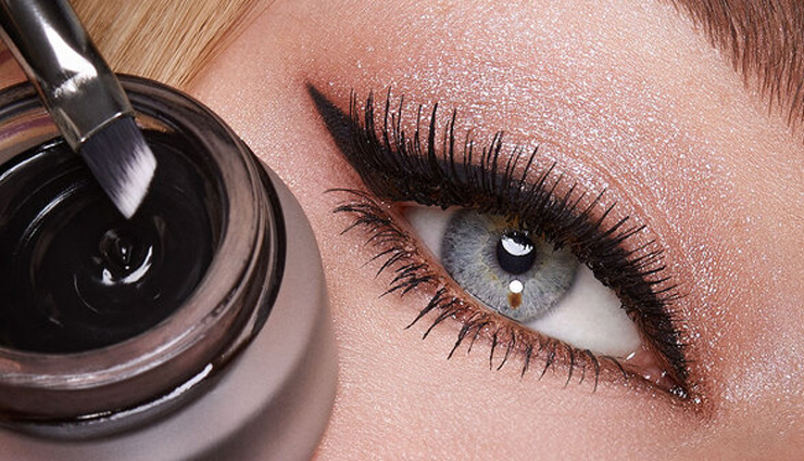 tips to apply eyeliner,beauty tips,beauty hacks