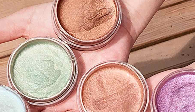 beauty items,beauty tips,lip plumper,gel based primers,dd cream,light diffusing concealer,gel eyeliner,lash fibers,make up sealer,ee cream,long stay lip color,long stay lip color,lip cheek stain