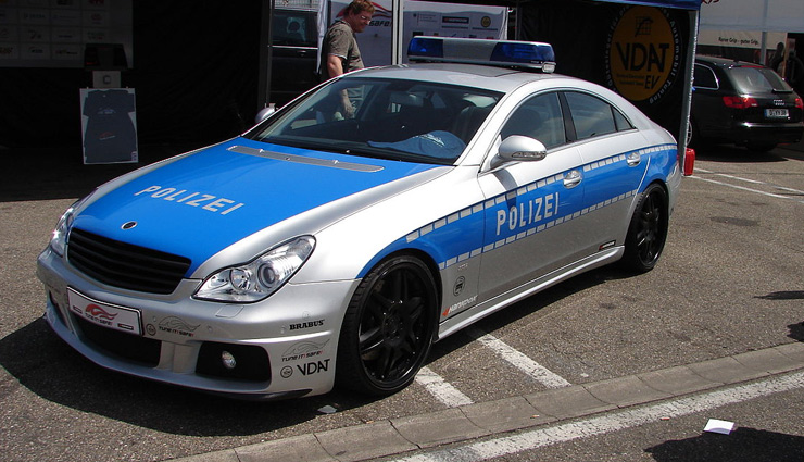 most expensive police cars,expensive police cars in the world,fastest police cars in the world,police cars,dubai police  bugatti veyron,germany mercedes-benz brabus rocket,south africa lamborghini gallardo,qatar porsche panamera,abu dhabi nissan gt r