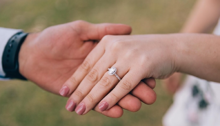 9 Signs It is Too Soon To Pop The Question of Getting Engaged