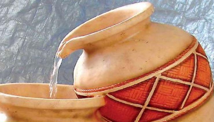 vastu tips,vastu tips in hindi,earthen pot,mitti ka ghada,happiness in life
