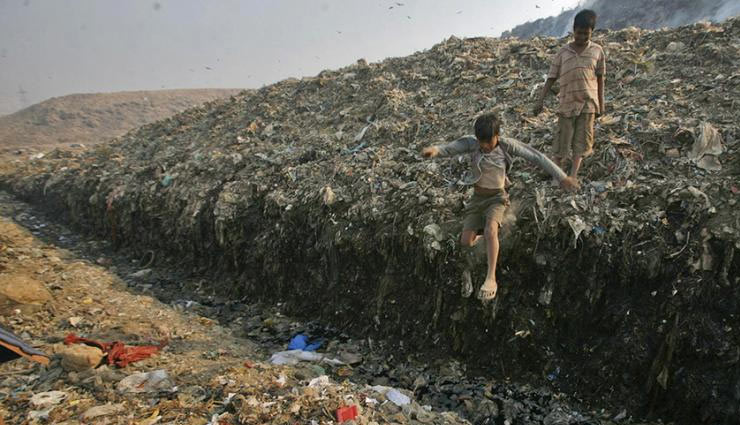 ghazipur landfill,ghazipur,ghazipur garbage mound,delhi pollution,ghazipur landfill,mount everest of garbage,news,news in hindi ,दिल्ली,कचरे का ढेर,गाजीपुर