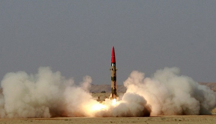 पाकिस्तान आज करेगा 'गजनवी' मिसाइल का परीक्षण, इसका इस्तेमाल हवाई नहीं, बल्कि सतह से सतह के लिए होगा
