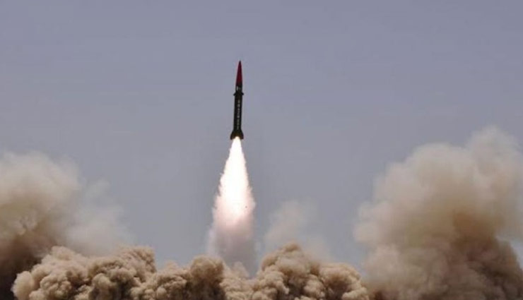 कश्मीर पर तनाव के बीच पाकिस्तान ने बैलिस्टिक मिसाइल गजनवी का किया सफल परीक्षण 