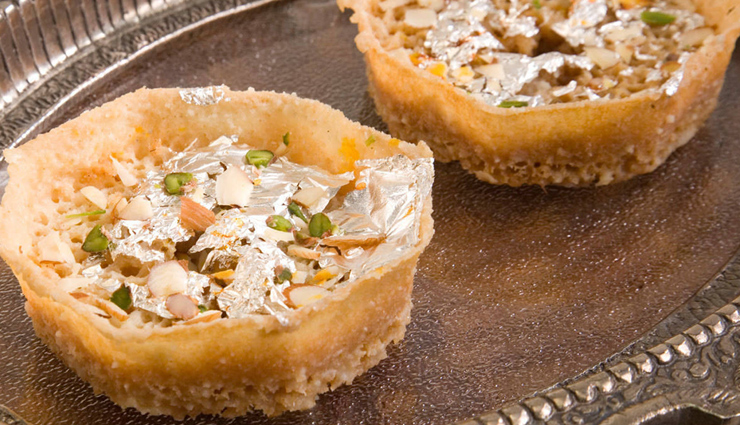 homemade delicious jaipuri ghevar,jaipuri ghevar recipe,ghevar recipe,sweets recipe