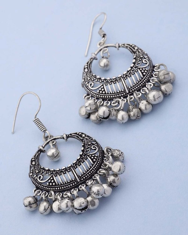 earrings,ethnic earrings,types of earrings,kundan,meenakari,ghungroo,temple,oxidised jhumka