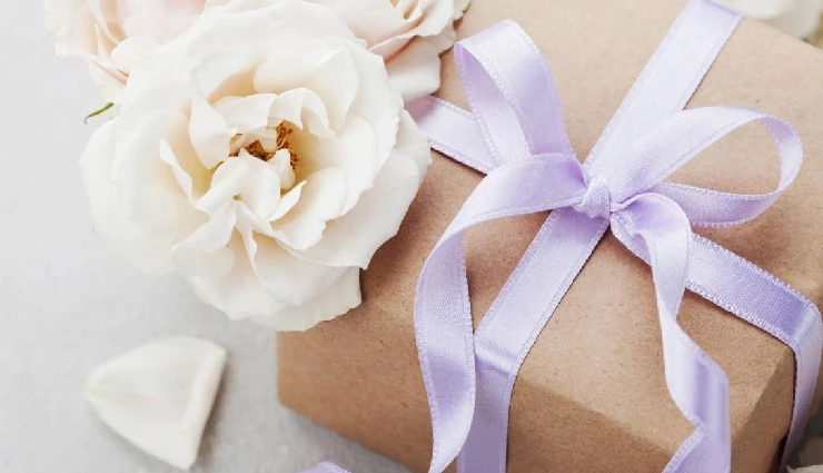 coping with long-distance relationships,social distancing relationship tips,staying connected while apart,missing your partner,maintaining intimacy during quarantine,relationship advice for couples apart,handling distance in love,long-distance relationship coping strategies,emotional connection tips for couples,managing loneliness in relationships