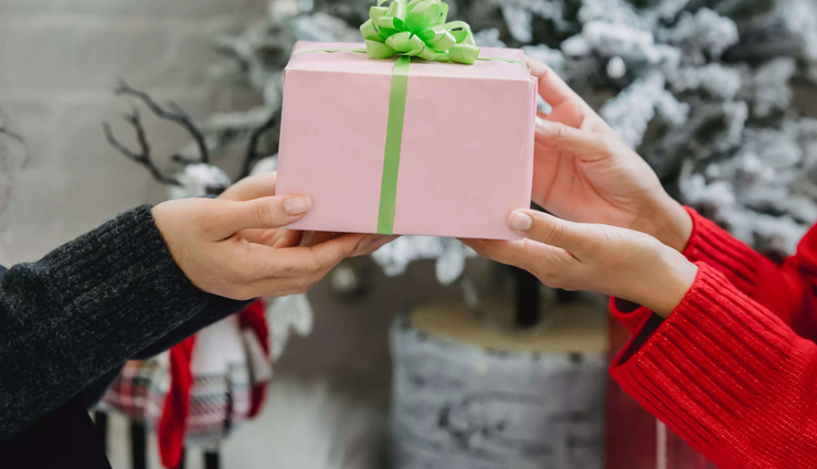 show appreciation without words,non-verbal ways to show gratitude,express appreciation silently,actions to show gratitude,creative appreciation ideas,non-verbal appreciation gestures,showing love without words,how to appreciate someone without saying it,wordless ways to show thanks,silent appreciation methods,gestures of appreciation,ways to show gratitude non-verbally,appreciation through actions,thoughtful appreciation ideas,ways to say thank you without words